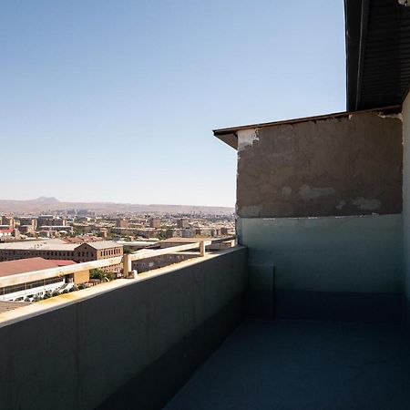 Bright Apartment On 13Th Floor Yerevan Exterior photo